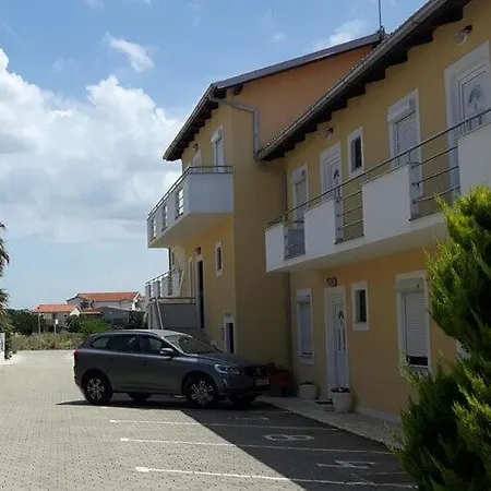 Apartment In Near Sandy Beaches