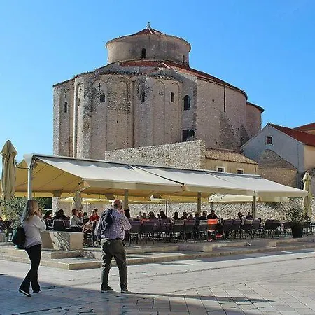 Apartment In Near Sandy Beaches Privlaka (Zadar)