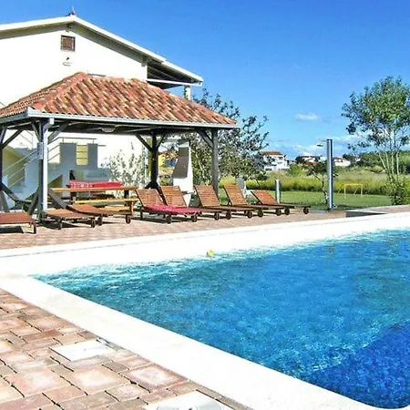 Lug 2, New And Comfortable With Pool Privlaka (Zadar)