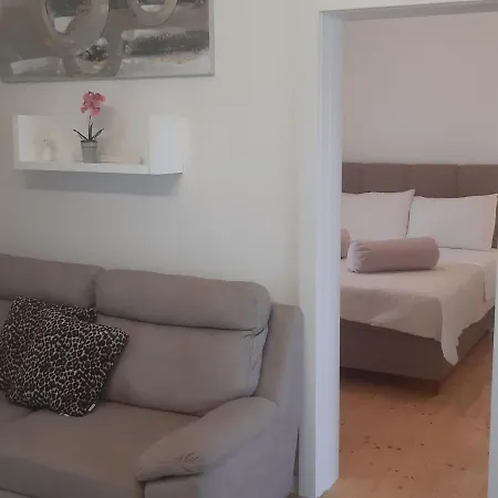 Apartment Lug 2, New And Comfortable With Pool *