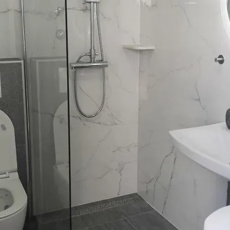 Lug 2, New And Comfortable With Pool Privlaka (Zadar)