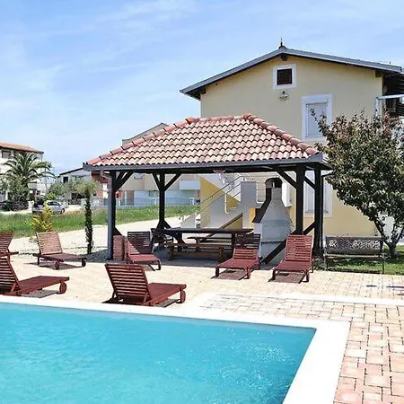 Lug 2, New And Comfortable With Pool Privlaka (Zadar)
