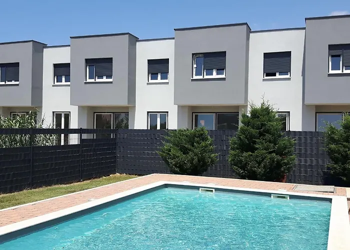 Daire In Near Sandy Beaches