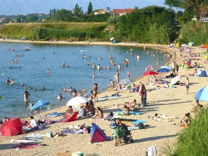 In Near Sandy Beaches Daire Privlaka (Zadar)